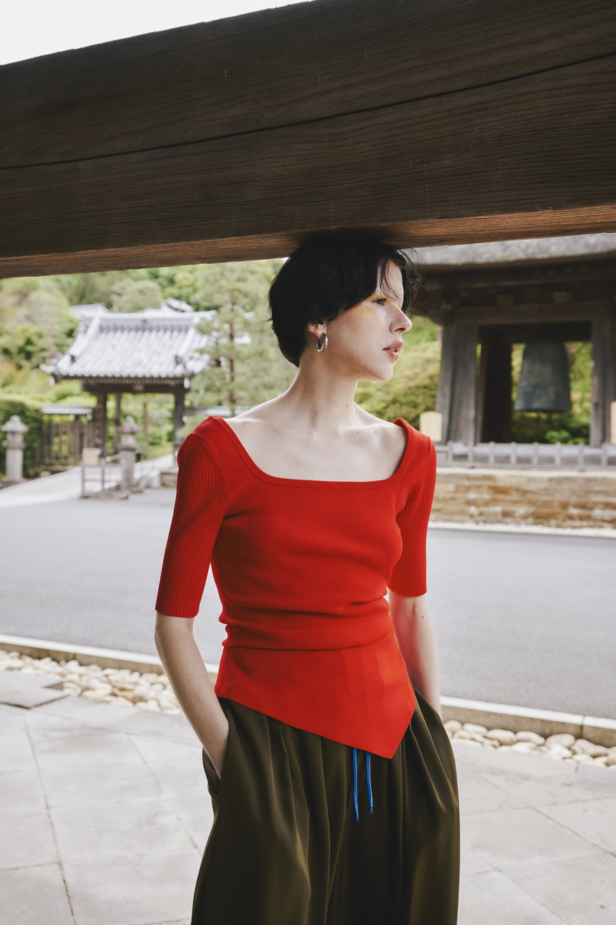ASYMME TUCK HALF SLEEVE TOP