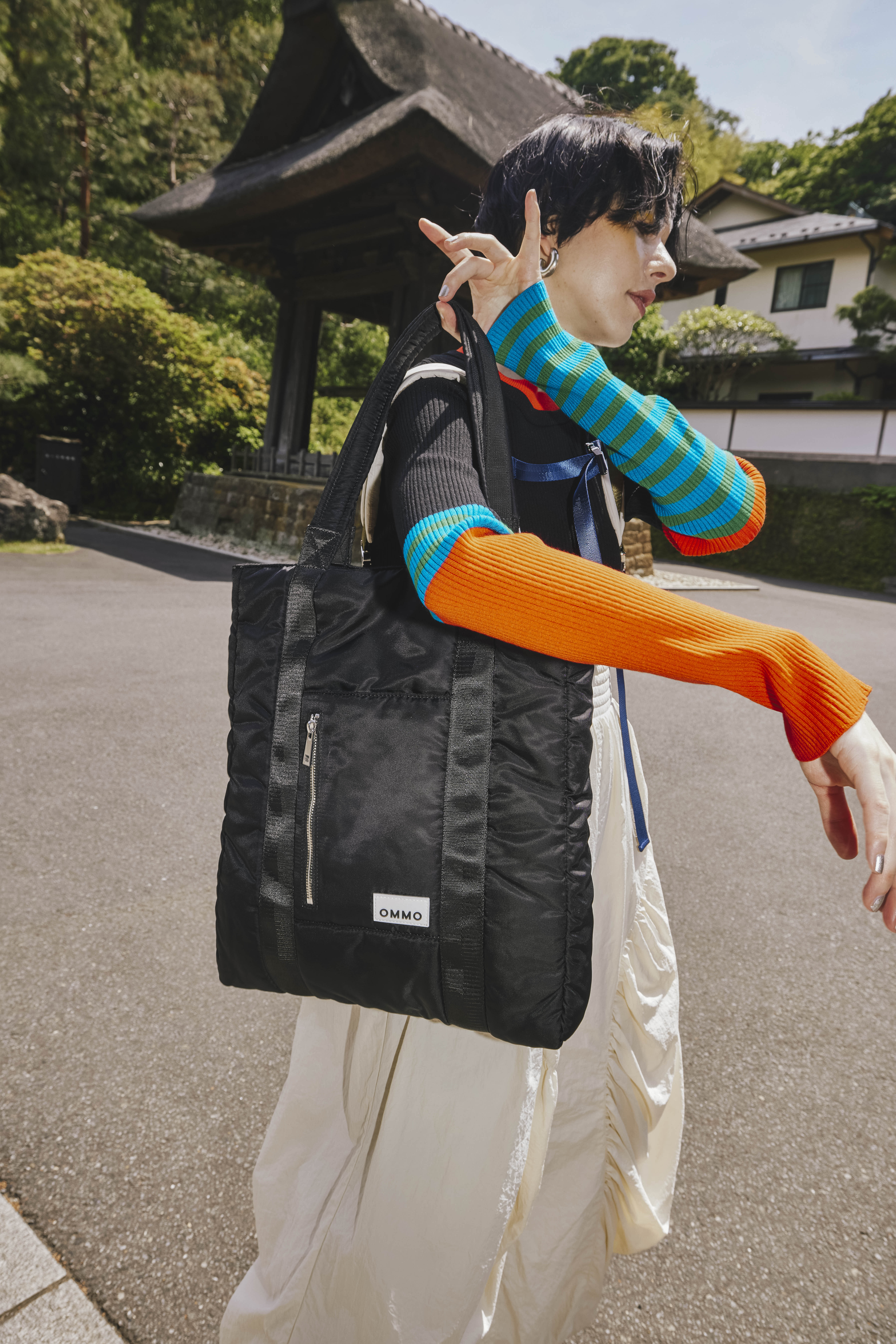 PADDED NYLON TOTE BAG
