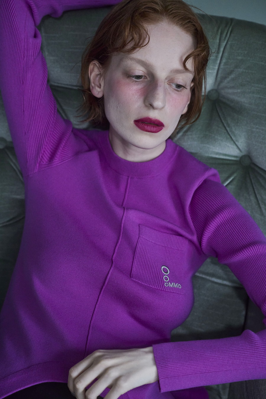 CRCLE CUT CREW NECK KT TOP