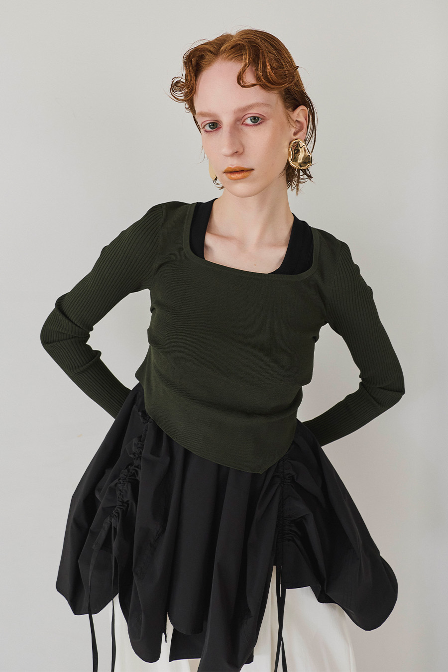 ASYMME TUCK SHORT KT TOP