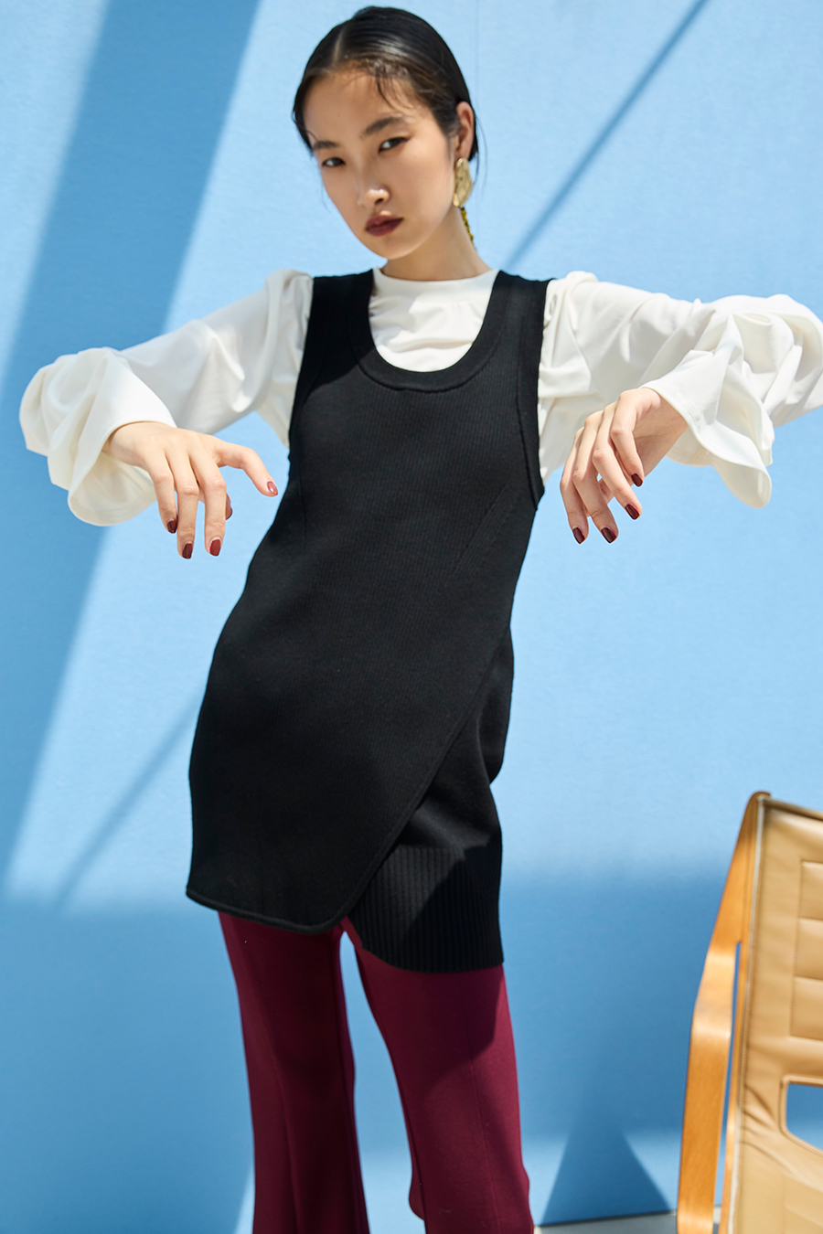 LAYER SLIT KNIT VEST
