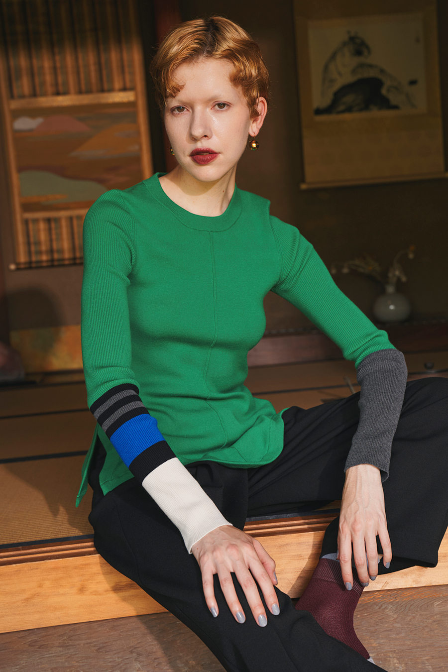 ROUND HEM BLOCKING KNIT TOP