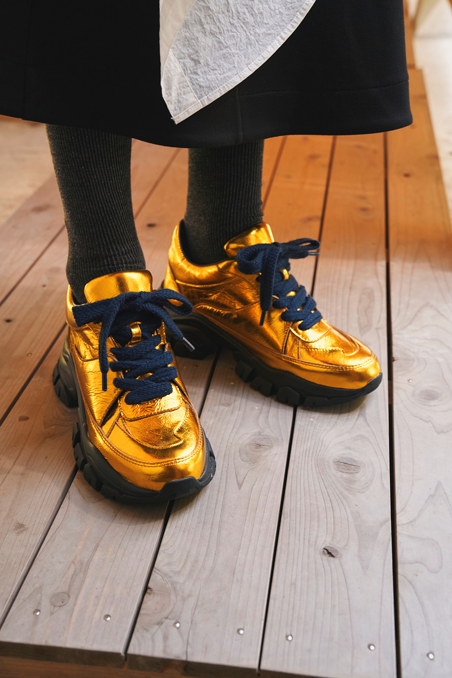 VOLUME SOLE LEATHER SNEAKERS